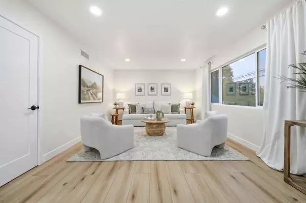 Chula Vista, CA 91911,98 E Naples ST