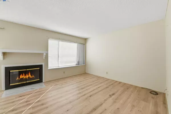 Hayward, CA 94544,93 Cassia Dr