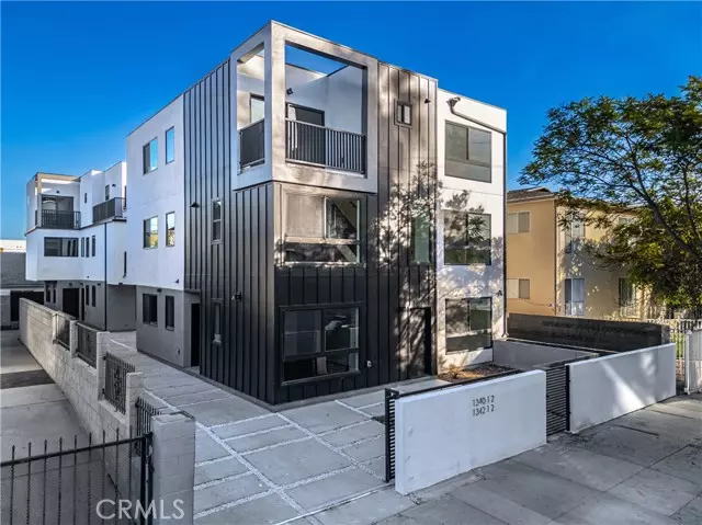 Los Angeles, CA 90027,1342 Kingsley 1