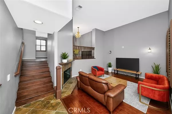 Fullerton, CA 92833,2164 Silva