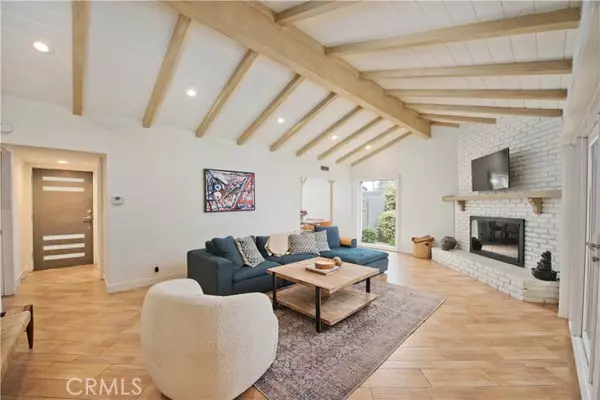 Sherman Oaks, CA 91423,4719 Tyrone