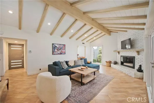 Sherman Oaks, CA 91423,4719 Tyrone