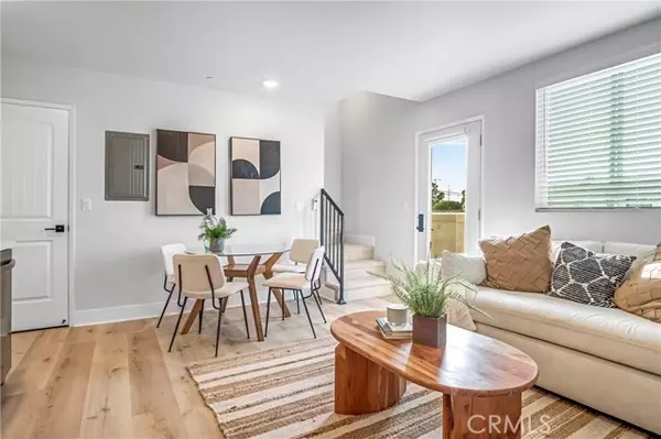 Los Angeles, CA 90047,10035 S Western AVE 107