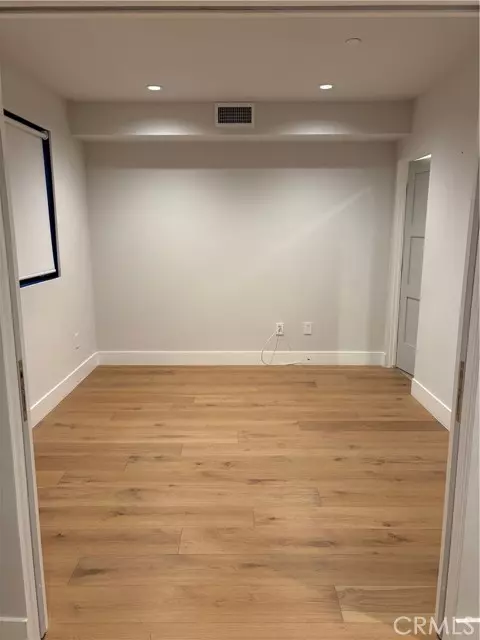 North Hollywood, CA 91602,10612 W Kareen CT