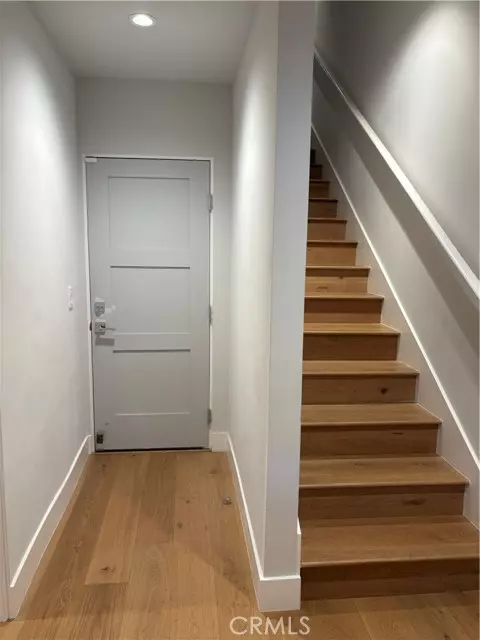 North Hollywood, CA 91602,10612 W Kareen CT