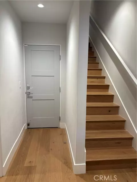 North Hollywood, CA 91602,10612 W Kareen CT