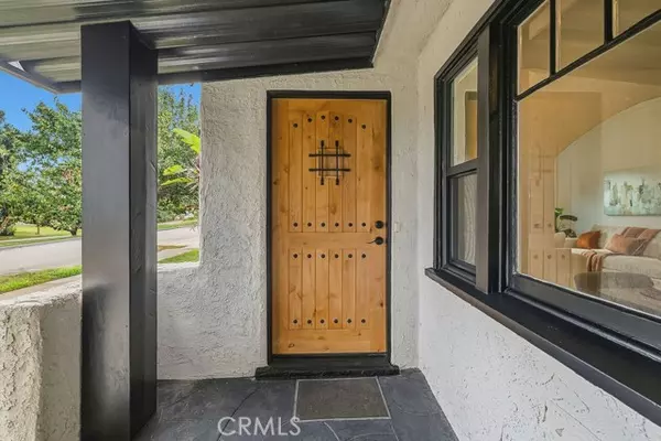 Los Angeles, CA 90047,6119 Haas