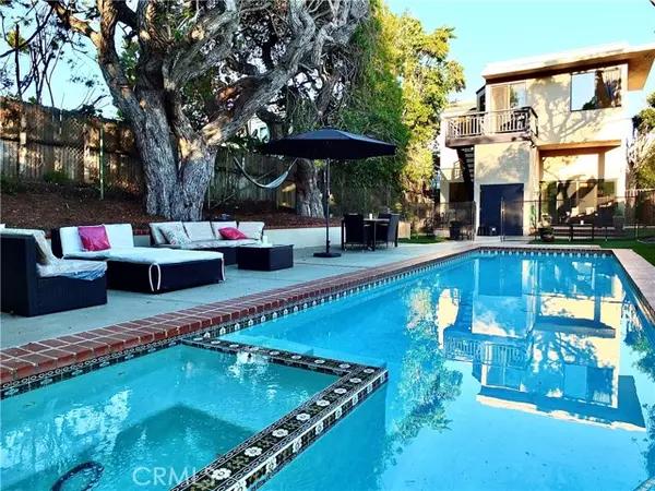 341 S MDWS, Manhattan Beach, CA 90266