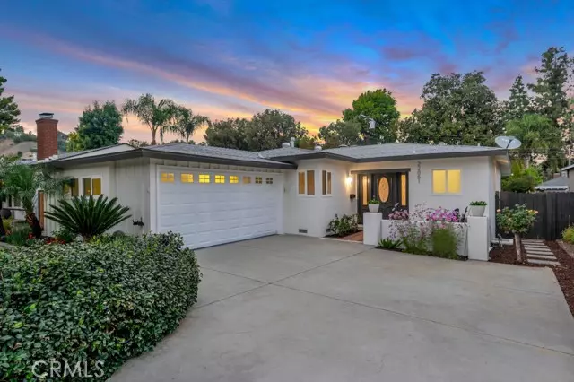 Woodland Hills, CA 91364,22051 San Miguel