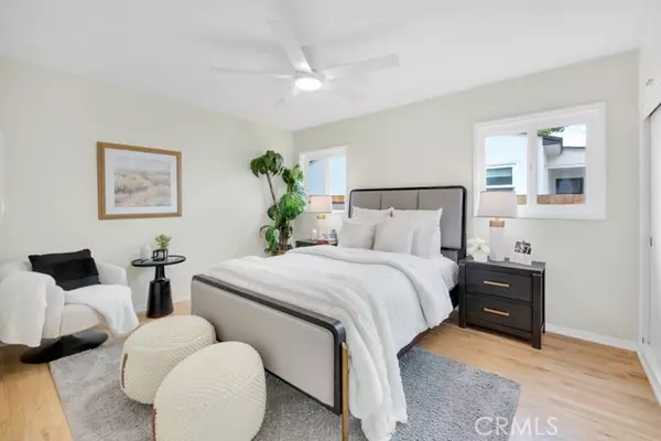 Woodland Hills, CA 91364,22051 San Miguel