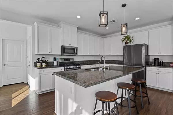 Murrieta, CA 92563,34310 Swordfern