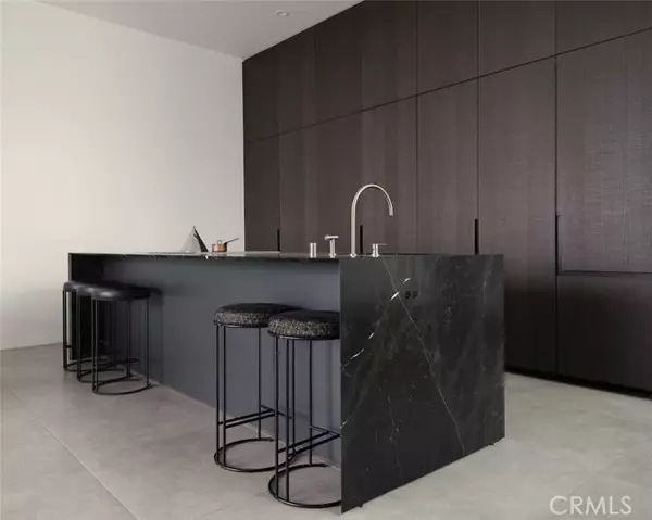 838 N Kings RD 103, West Hollywood, CA 90069