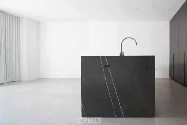 West Hollywood, CA 90069,838 N Kings RD 103