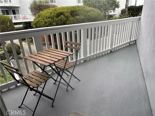 Redondo Beach, CA 90277,640 The Village 101