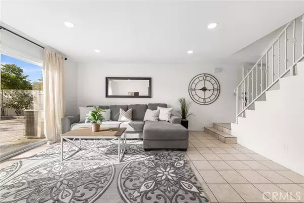 Claremont, CA 91711,643 S College AVE