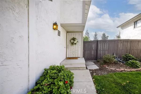 Claremont, CA 91711,643 S College AVE