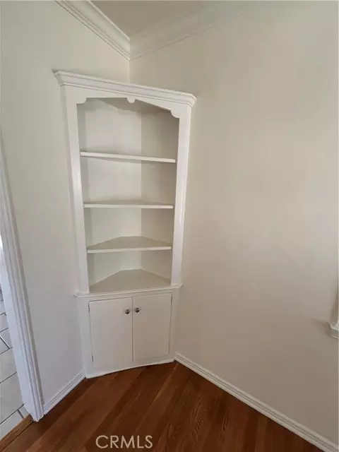 Pasadena, CA 91107,68 S Eastern