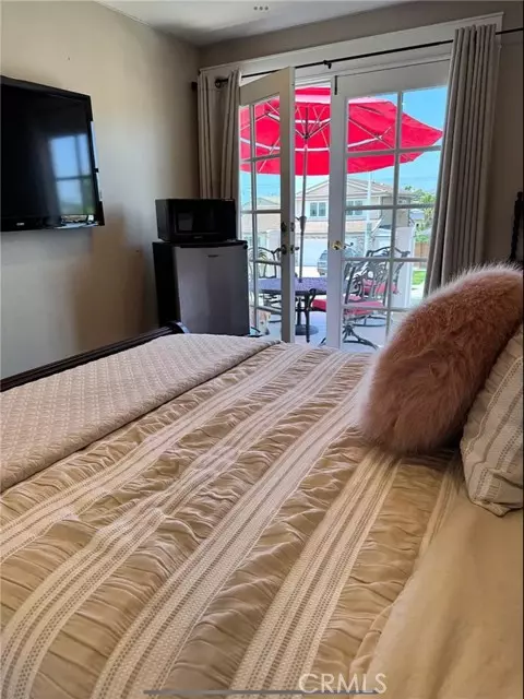 Huntington Beach, CA 92646,9442 Portsmouth