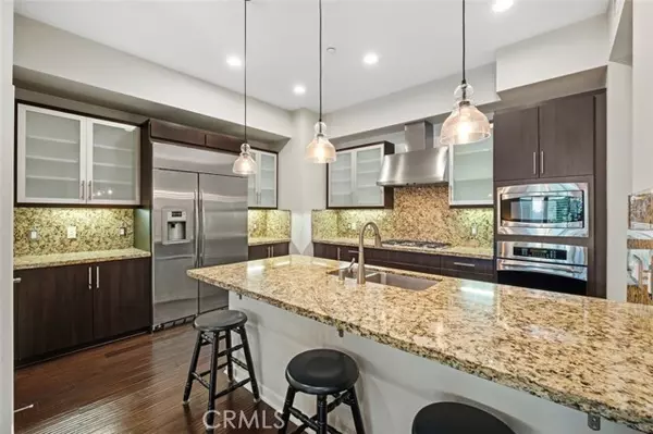 Irvine, CA 92612,21 Gramercy 202