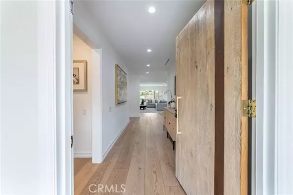 Encino, CA 91316,18089 Lake Encino