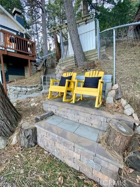 Crestline, CA 92325,23870 Lakeview