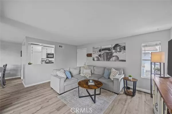 Buena Park, CA 90620,8213 Woodland 40