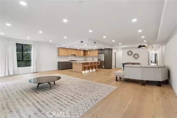 Valley Village, CA 91607,5110 Whitsett AVE 105