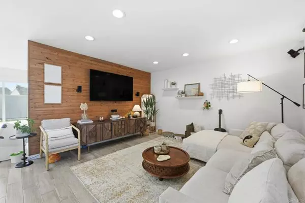 Oceanside, CA 92057,233 Festival DR