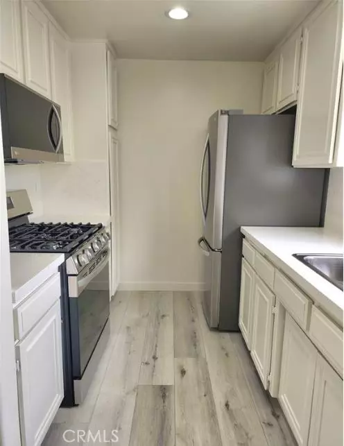 Sherman Oaks, CA 91403,14631 Dickens ST 11