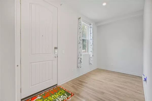 Covina, CA 91722,125 Dove Lndg