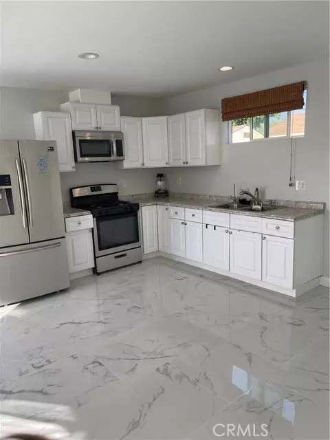 Granada Hills, CA 91344,10310 Mintgomery AVE