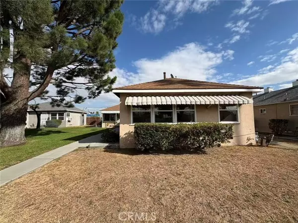 Fontana, CA 92335,8573 Bennett Ave 8575/8579