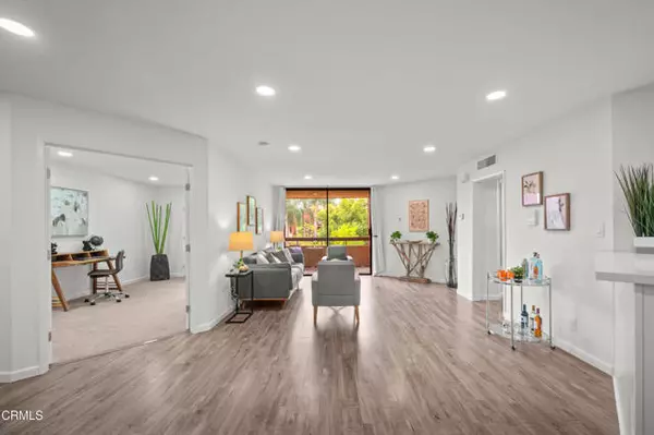 Los Angeles, CA 90042,3961 Via Marisol 218