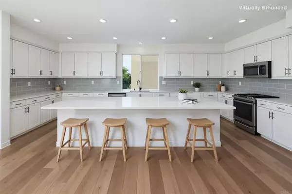 Carlsbad, CA 92009,6140 Colt PL 104