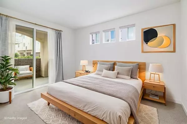 Carlsbad, CA 92009,6140 Colt PL 104