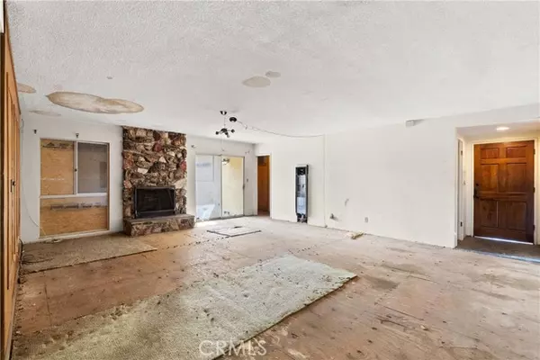 Signal Hill, CA 90755,1984 Raymond