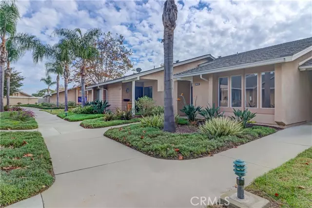 8566 Sierra 911-C, Huntington Beach, CA 92646