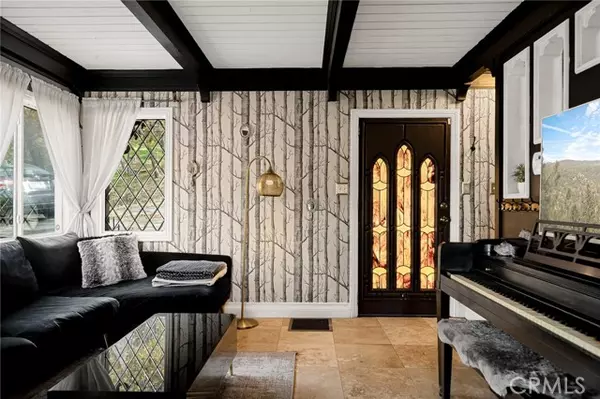 Crestline, CA 92325,23935 Zurich