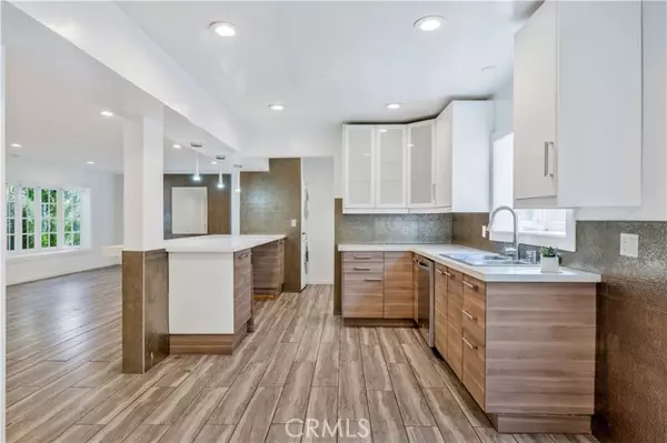 Beverly Hills, CA 90210,1643 San Ysidro DR