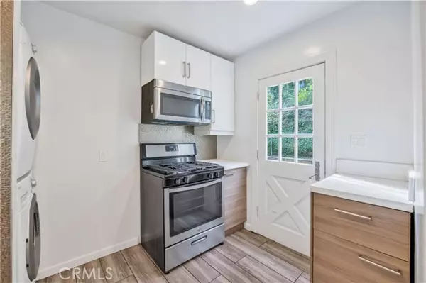 Beverly Hills, CA 90210,1643 San Ysidro DR