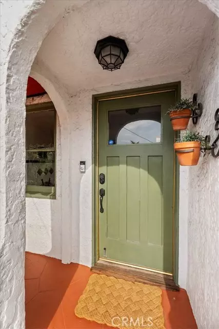 Los Angeles, CA 90026,2123 Branden ST