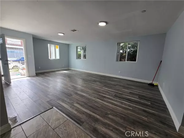 Los Angeles, CA 90037,715 W 58th