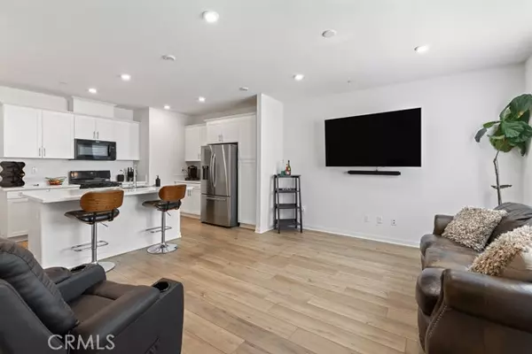 Rialto, CA 92376,975 W Clover