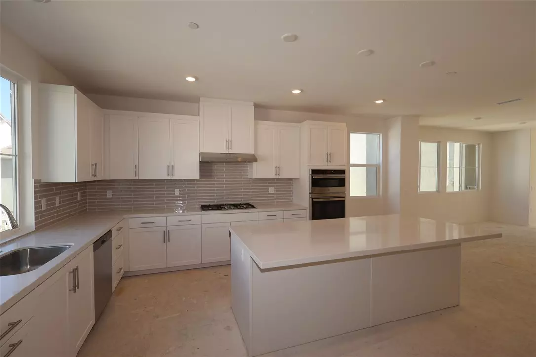 Valencia, CA 91381,26998 Echo Mountain WAY