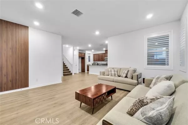 Corona, CA 92883,24283 Juni CT