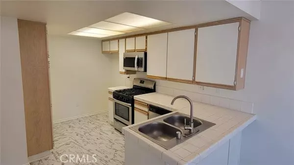 Lancaster, CA 93535,44520 15th East 11