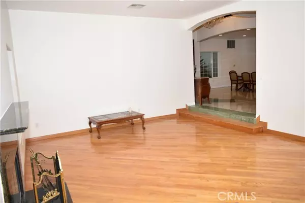 Encino, CA 91436,4751 Haskell