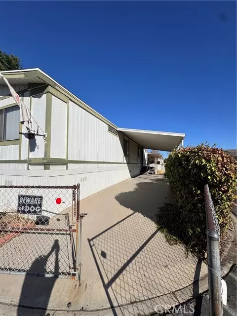 Fontana, CA 92335,8191 Calabash 38