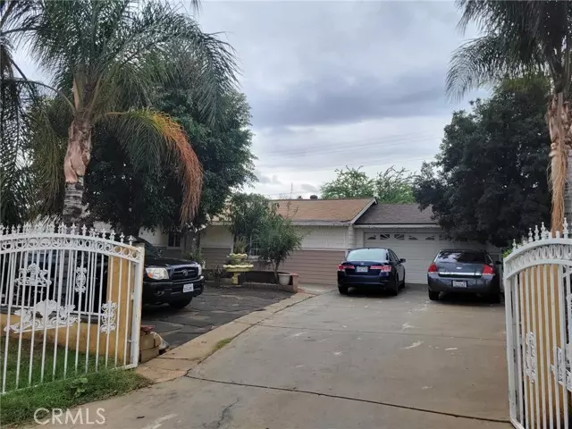 Jurupa Valley, CA 92509,6392 Rustic