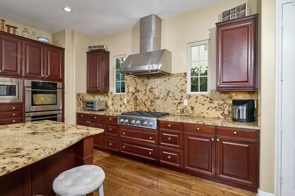 San Diego, CA 92130,5815 Blazing Star